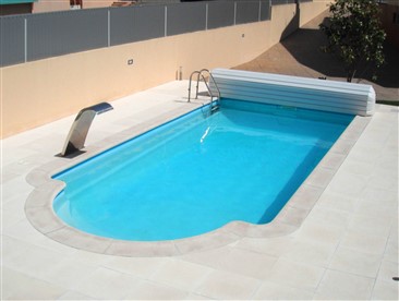 Piscinas em Poliester/Fibra Reforçada